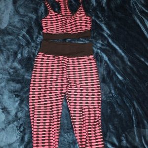 Honeycomb workout set with the scrunch butt.